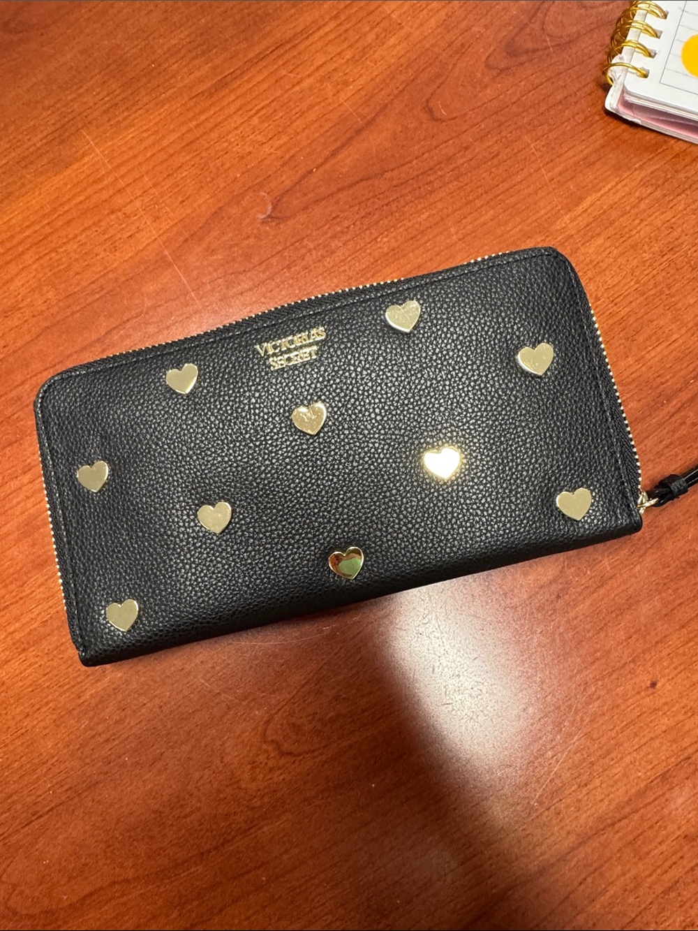 Victoriaβs Secret heart wallet // 082235